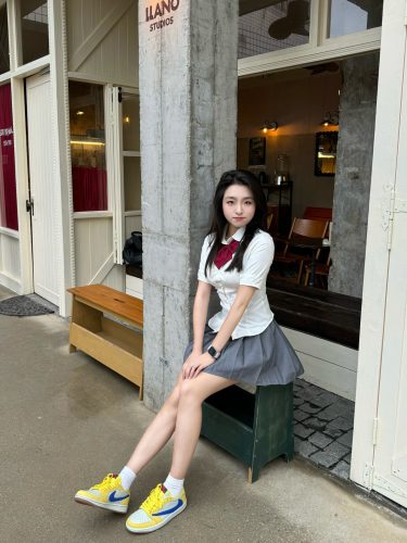 트래비스 스콧 x 조던 에어 조던 1 로우 OG 카나리아 옐로우 DZ4137-700 photo review