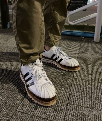 【💥히트 상품】CLOT x 아디다스 오리지널 슈퍼스타 키높이 스니커즈 흰색 IH3132 photo review