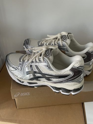 【🔥이달의 핫 아이템】Asics Gel-Kayano 14  아웃도어 기능 Y2K 빈티지 스트리트 블랙 화이트 실버 1201A019-108 photo review